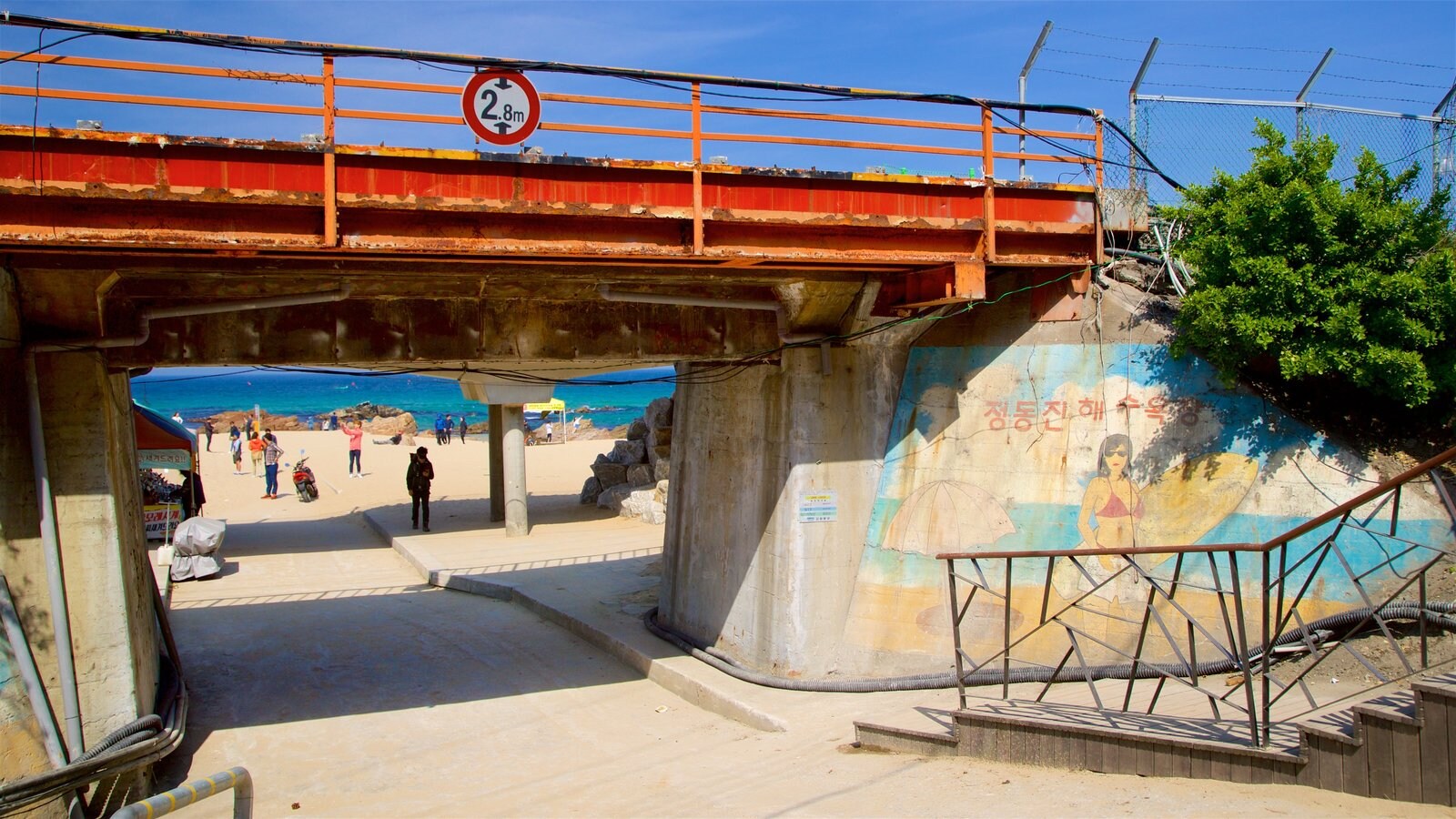 Gangneung ซึ่งรวมถึง สะพาน, ชายฝั่งทะเล และ ศิลปะกลางแจ้ง