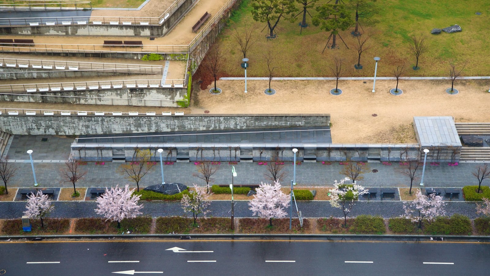 Incheon som inkluderar blommor