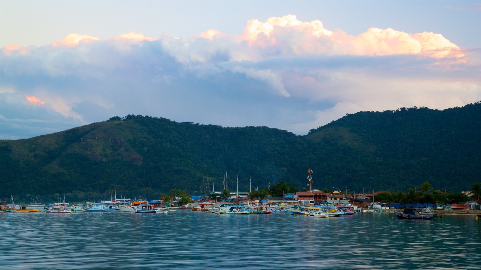 Paraty mostrando una bahía o un puerto