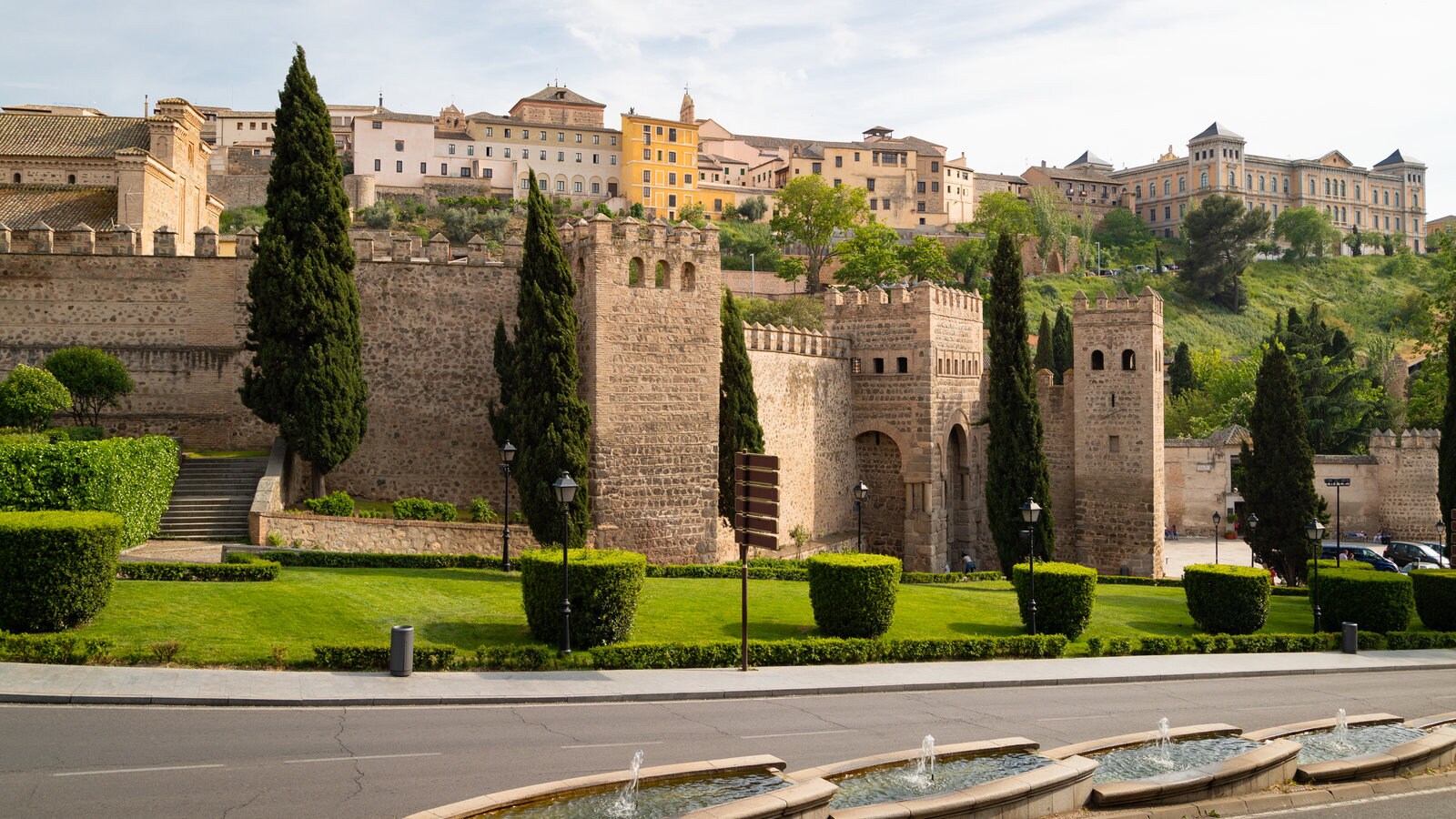 España mostrando arquitectura patrimonial y un castillo
