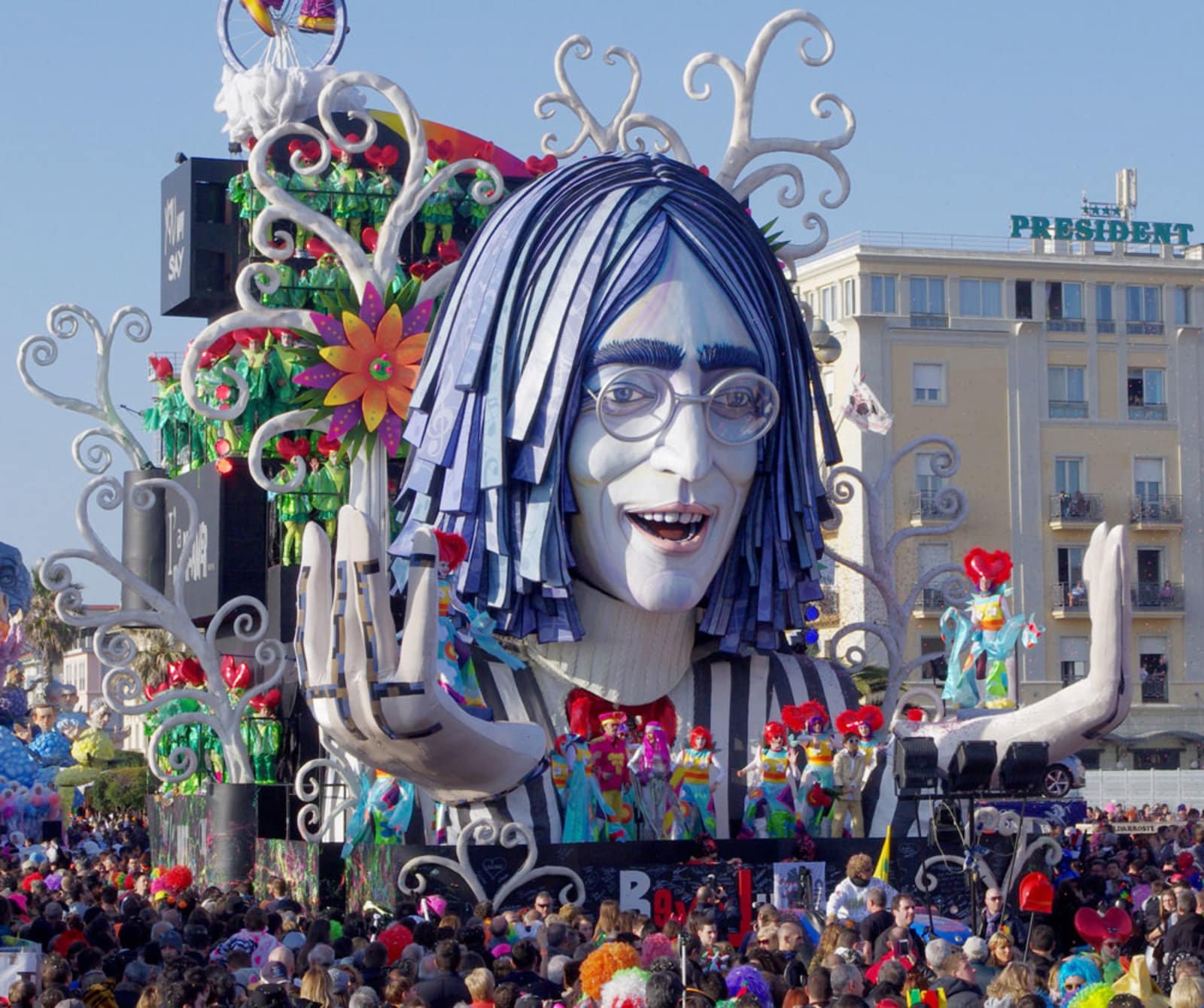 Perché tutti aspettano il Carnevale di Viareggio