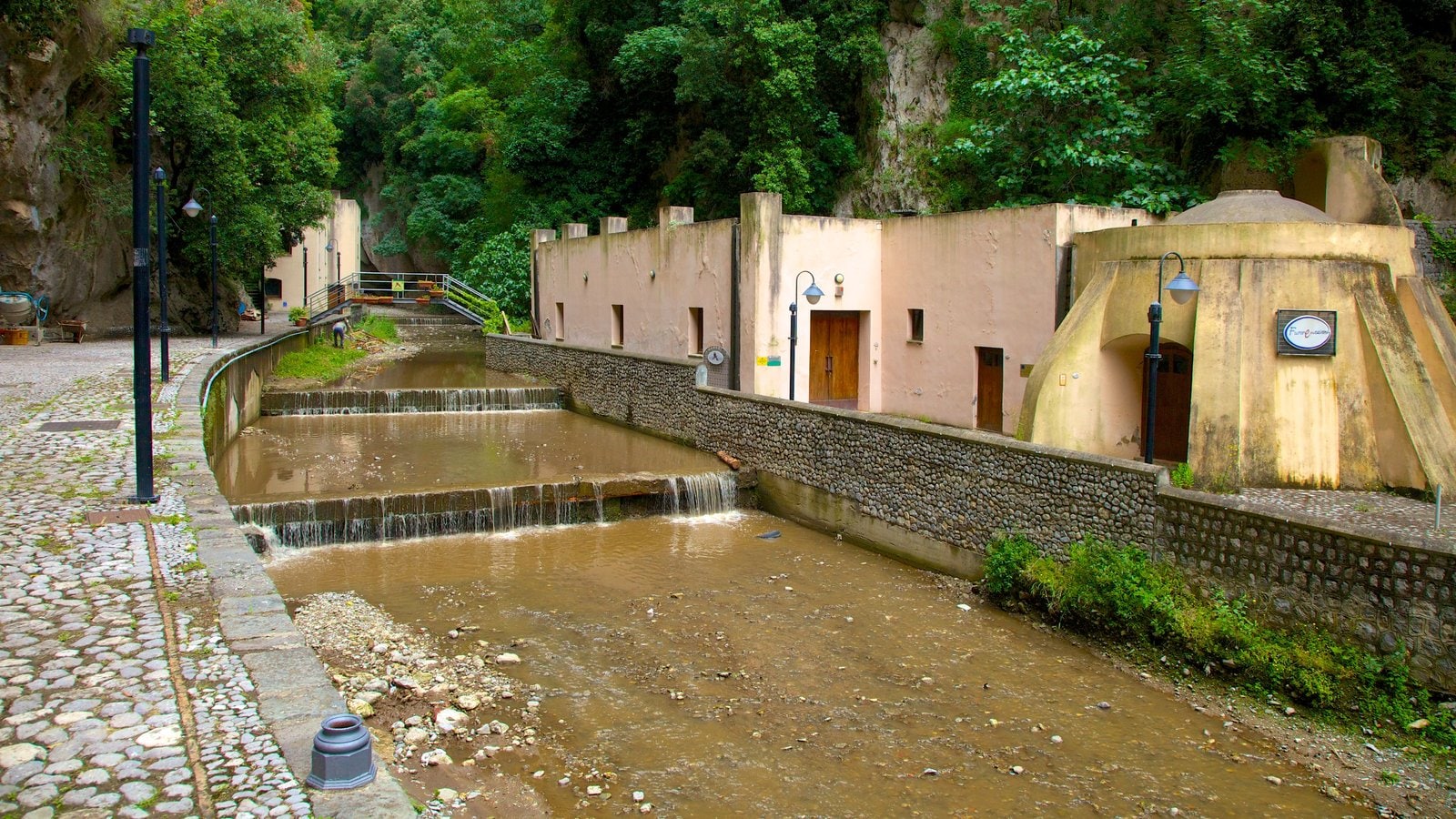 Fiordo di Furore showing a small town or village, a river or creek and street scenes