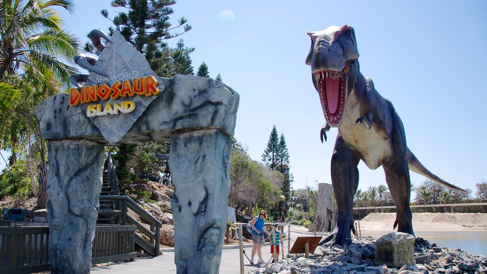 Theme park deals queensland