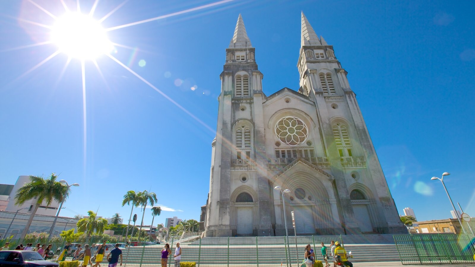 Se Cathedral showing a church or cathedral and street scenes