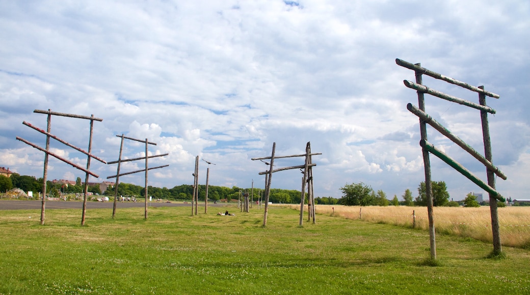 Tempelhof Park showing tranquil scenes