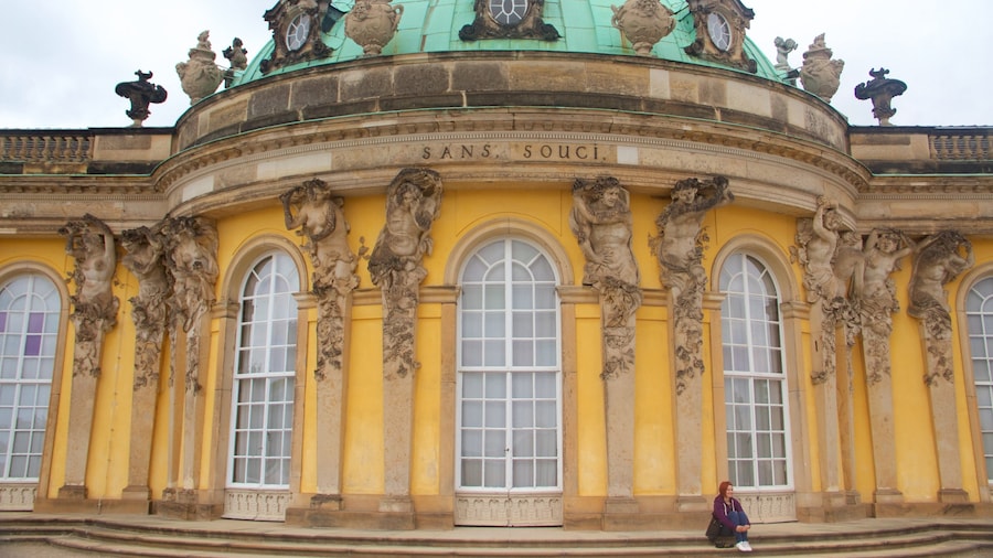 Sanssouci-paladset og byder på kulturarvsgenstande, slot eller palads og historiske bygningsværker