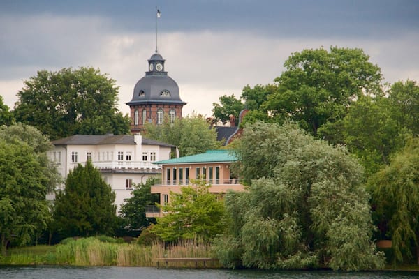 Potsdam welches beinhaltet Teich, Geschichtliches und historische Architektur
