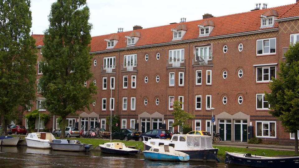 Amsterdam Southeast showing heritage architecture and boating