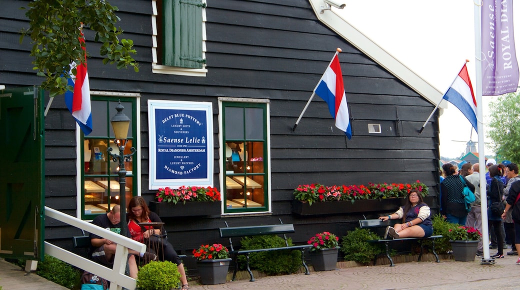 Zaanse Schans som omfatter shopping