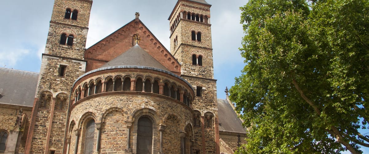 Ăglise St. Servaas qui includes patrimoine historique, patrimoine architectural et aspects religieux