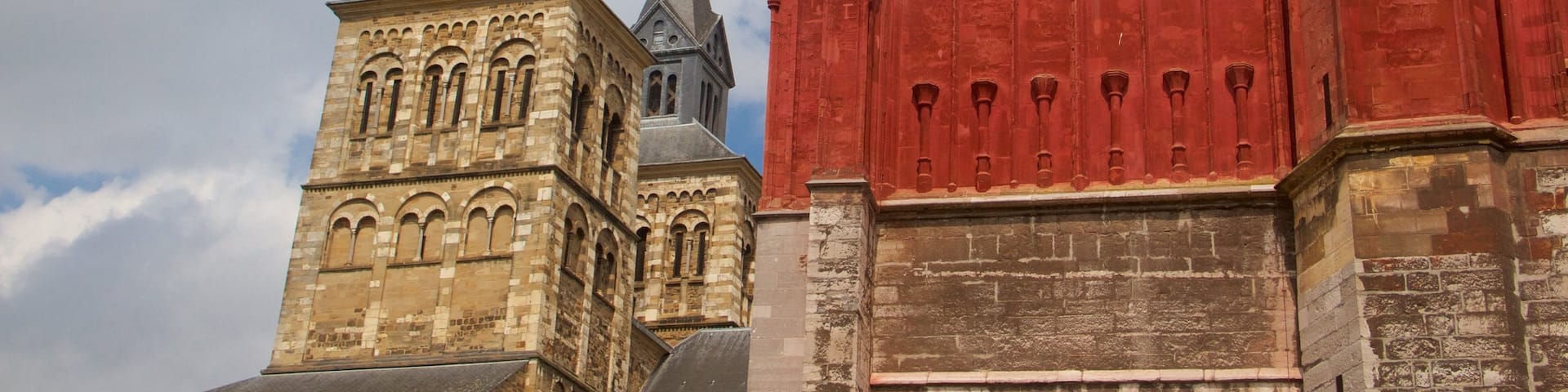 St. Janskerk which includes heritage elements, a church or cathedral and religious elements