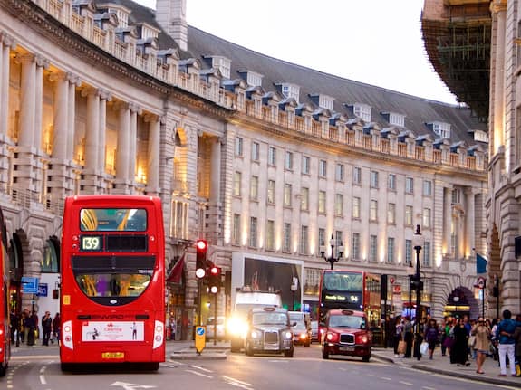 Navigating London: Top Hotels near Public Transport Hubs2025 - Family-Friendly Accommodation near Transport Hubs