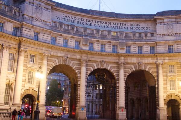 The Mall which includes night scenes, heritage architecture and heritage elements
