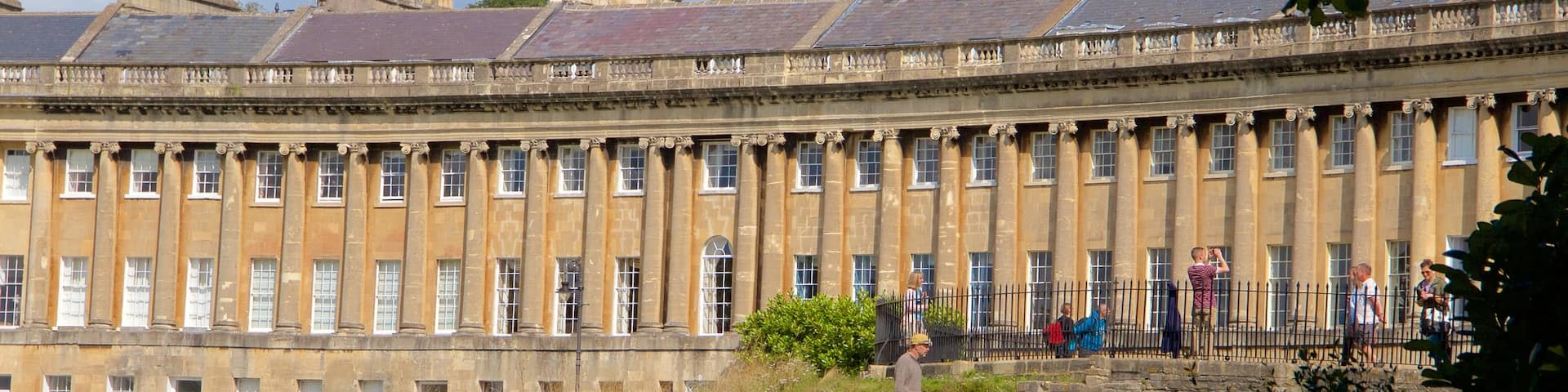 Royal Crescent featuring heritage architecture