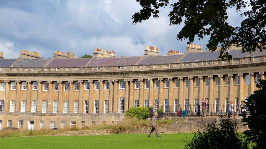 Royal Crescent which includes heritage architecture