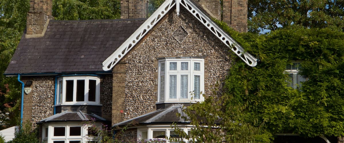 Guildford qui includes maison