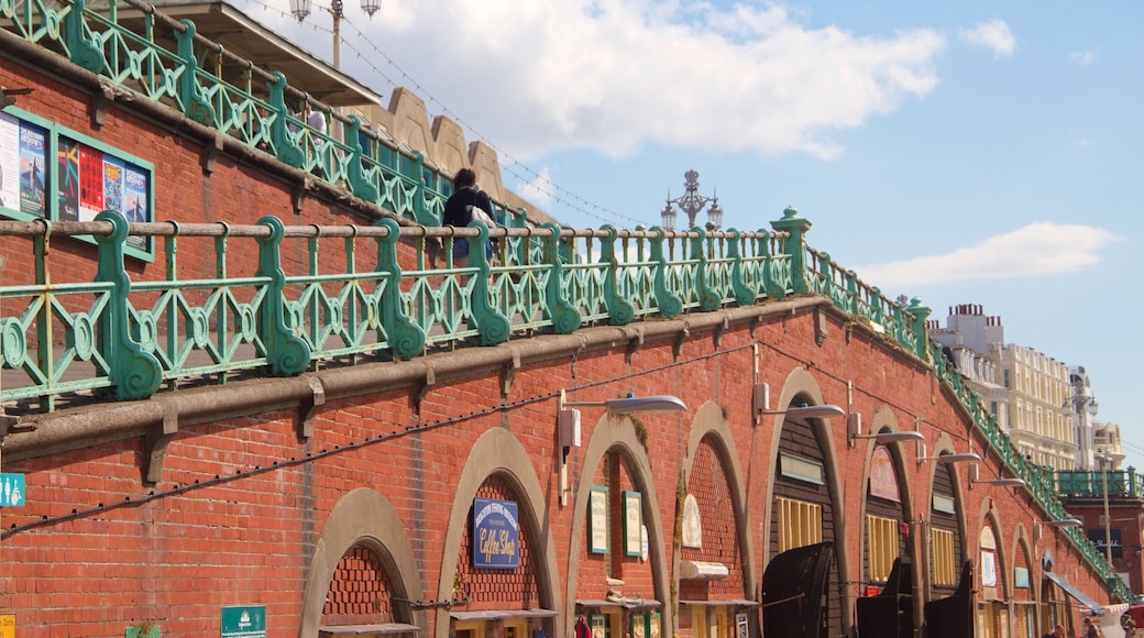 Brighton Beach featuring heritage architecture