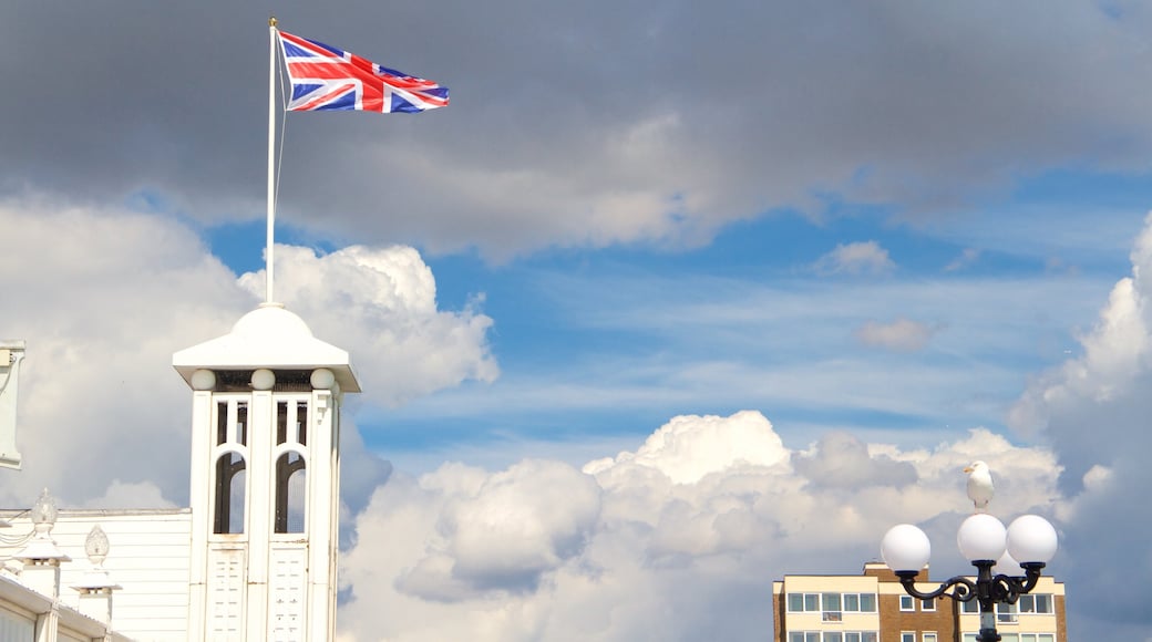 Brighton Pier joka esittää vanha arkkitehtuuri