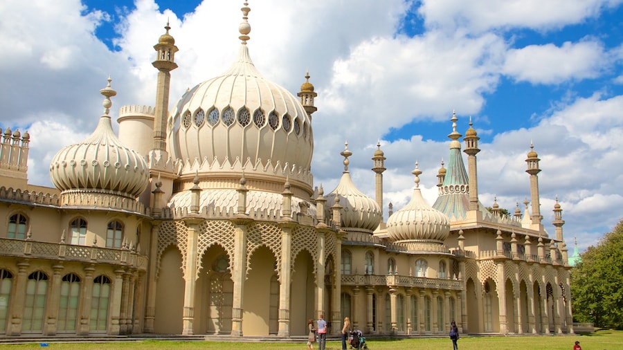 Brighton Royal Pavilion mostrando arquitectura patrimonial, elementos patrimoniales y un mezquita