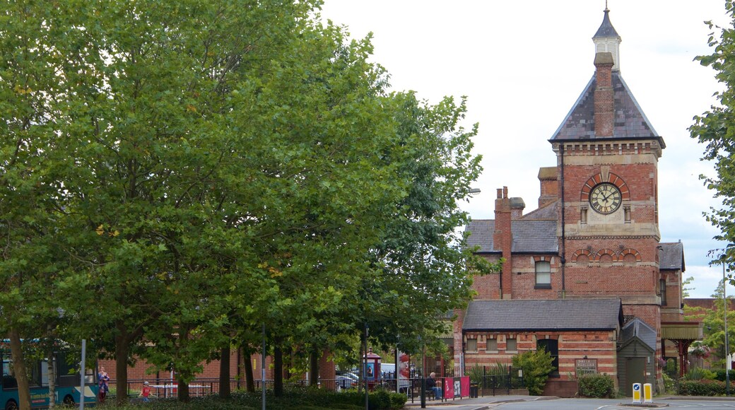 Royal Tunbridge Wells which includes a square or plaza and heritage architecture