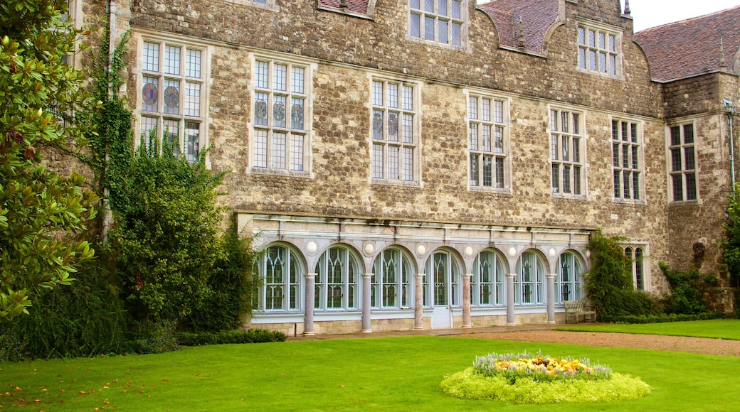 Knole which includes heritage architecture and heritage elements