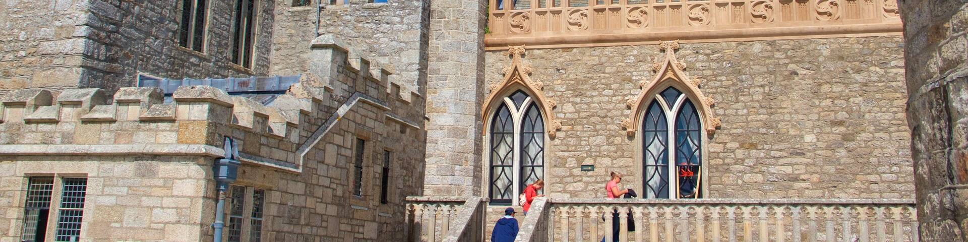 St. Michael\'s Mount showing heritage elements, a castle and heritage architecture