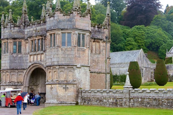 Lanhydrock featuring heritage architecture, a castle and heritage elements