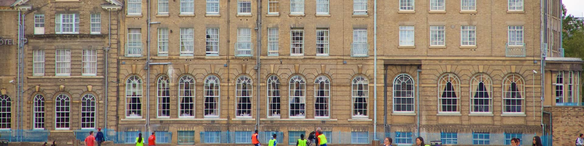 Parker\'s Piece which includes heritage architecture