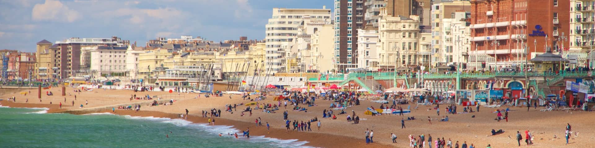 Brighton Beach showing a city and general coastal views