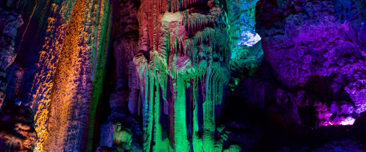 Guilin que incluye cuevas