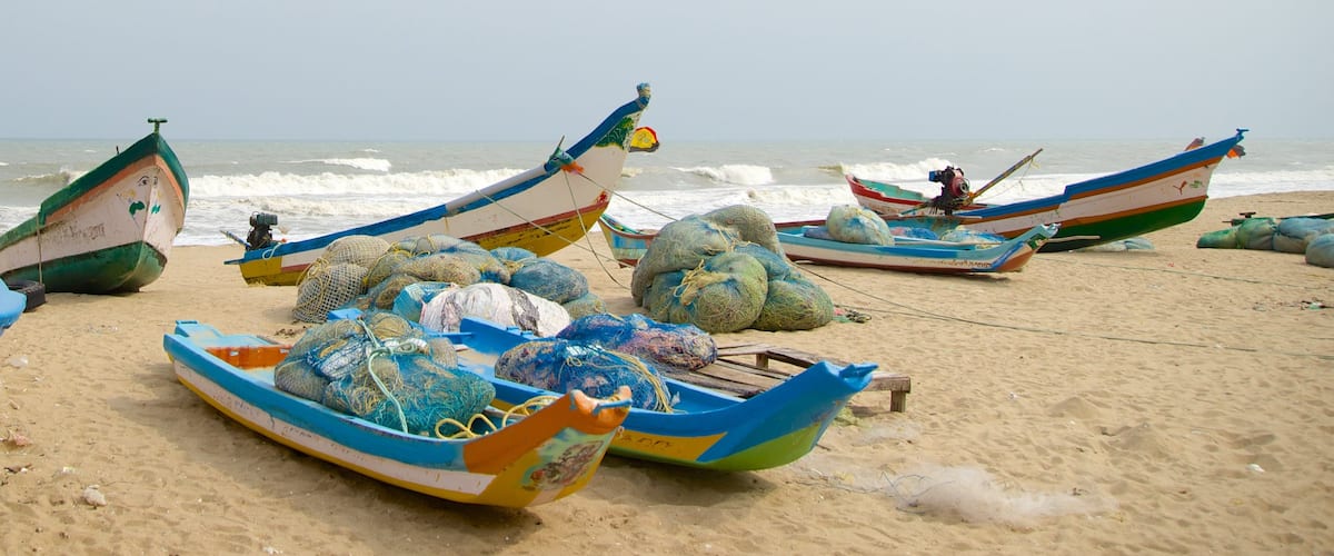 Pondicherry ofreciendo una playa de arena
