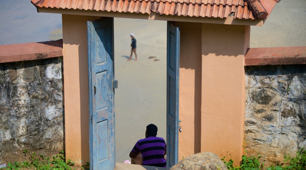 Praia do Farol assim como um homem sozinho