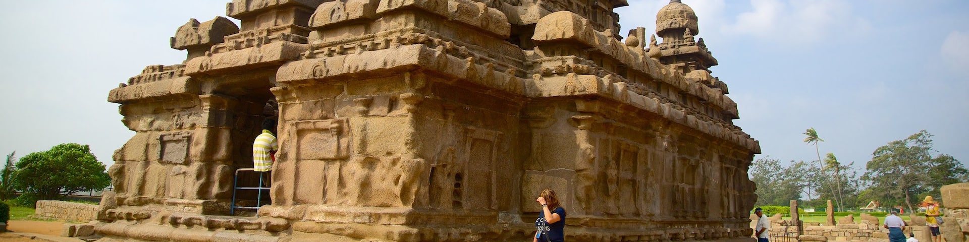 Shore Temple showing a temple or place of worship and heritage architecture