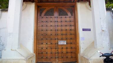 Padmanabhapuram Palace featuring chateau or palace