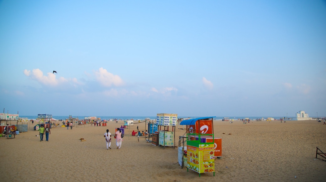 Elliot\'s Beach showing a beach