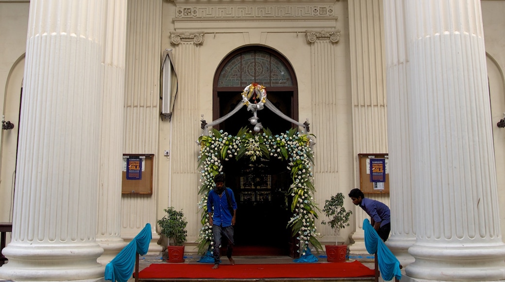 Nhà thờ St. Andrew\'s cho thấy nhà thờ và di sản