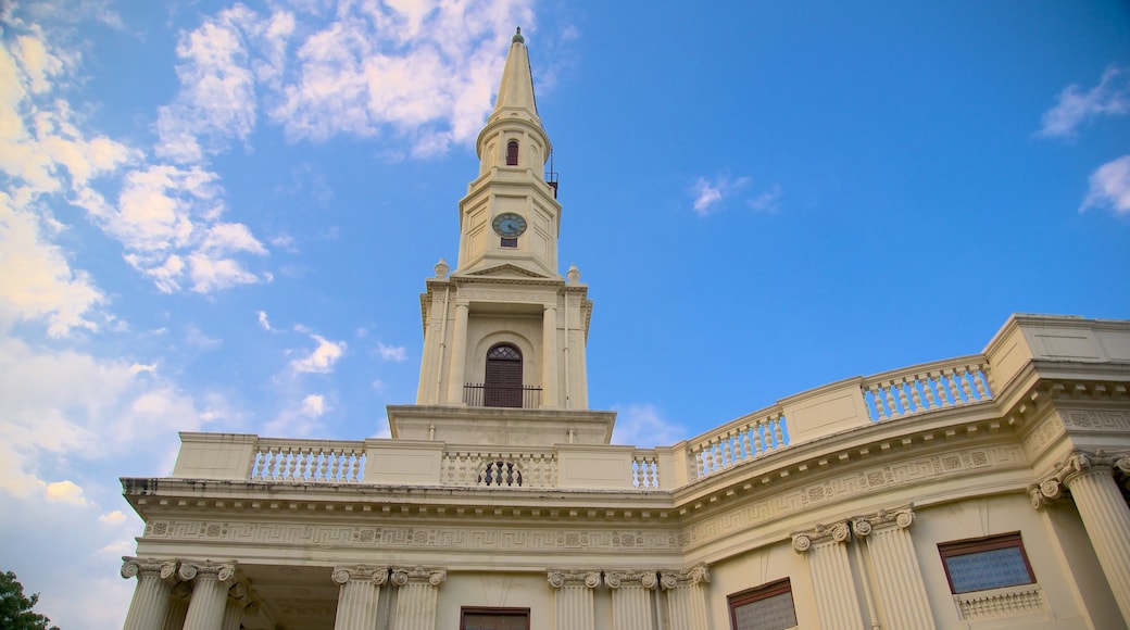 St. Andrew\'s Kirk showing a church or cathedral and heritage elements