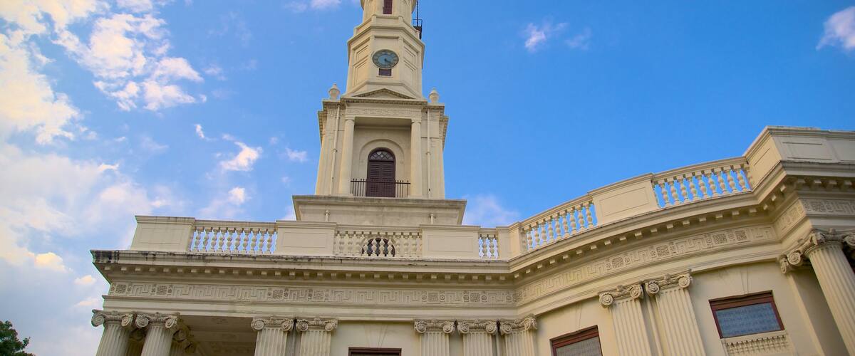 St. Andrew\'s Kirk showing a church or cathedral and heritage elements