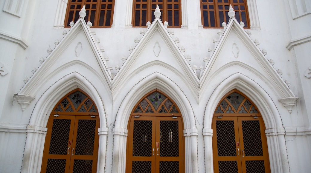 San Thome Cathedral featuring a church or cathedral