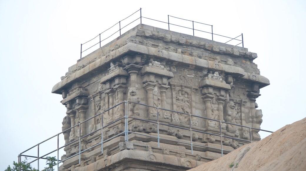 Mahishasuramardini Mandapa ofreciendo arquitectura patrimonial