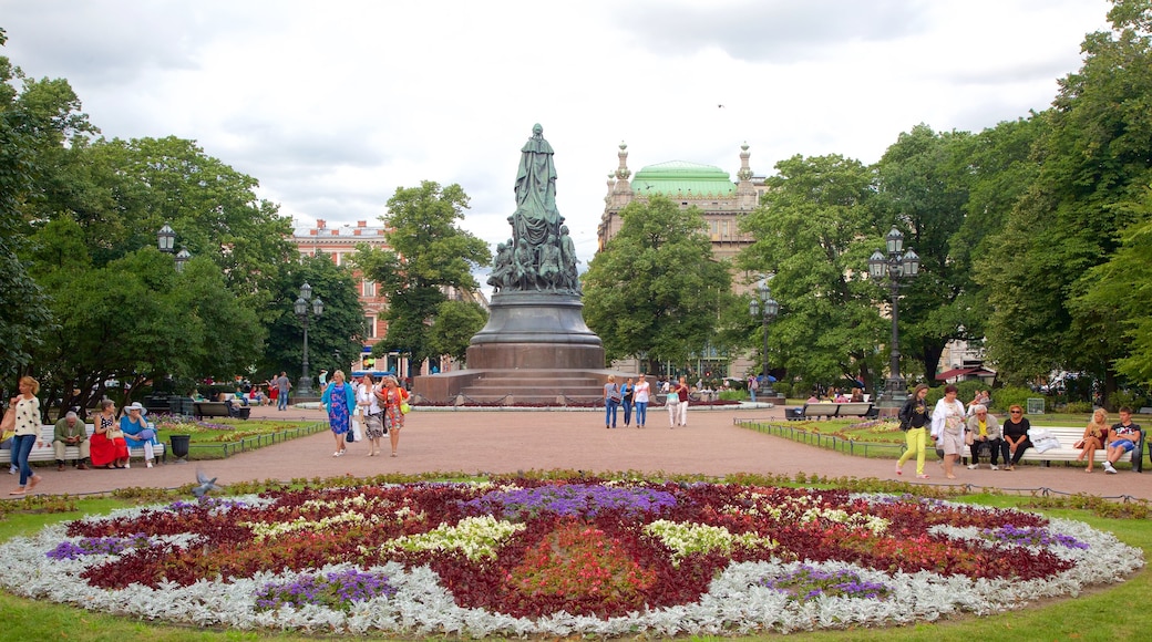 São Petersburgo mostrando um parque e flores