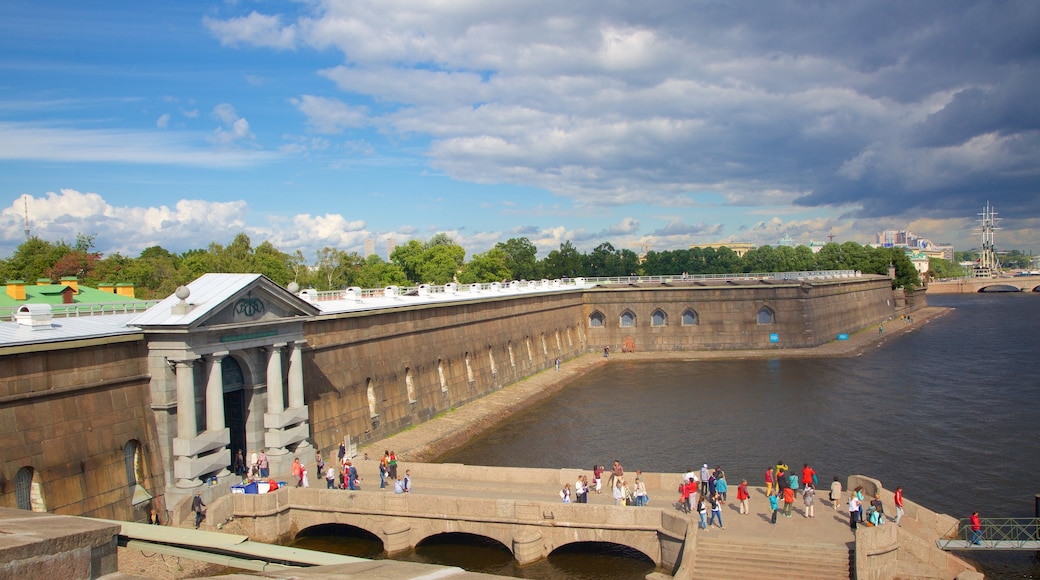 St. Petersburg showing a river or creek