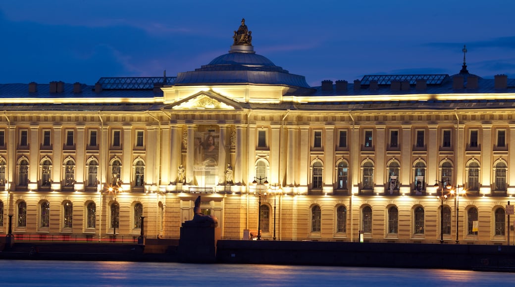 St. Petersburg toont historische architectuur