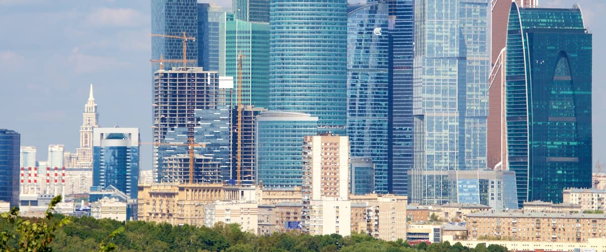 Sparvbergen som visar en stad