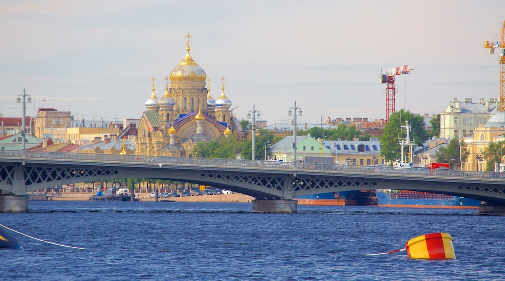 Admiralty Embankment showing a river or creek, a bridge and a city