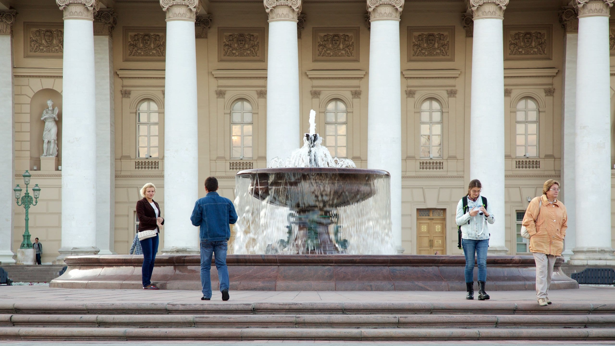 莫斯科市中心莫斯科大劇院熱門旅遊景點: 2026 莫斯科大劇院觀光景點推薦| Expedia.com.tw