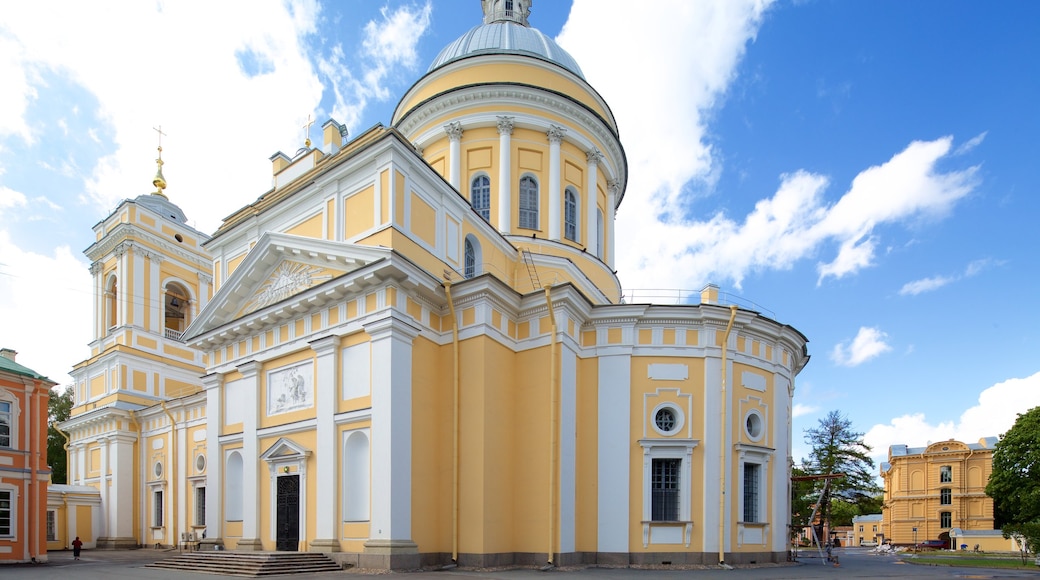 Alexander Nevsky Lavra som inkluderar historisk arkitektur