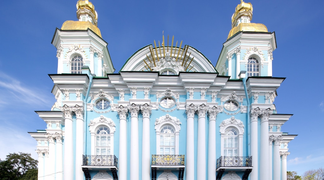 Catedral de São Nicolau dos Marinheiros que inclui arquitetura de patrimônio