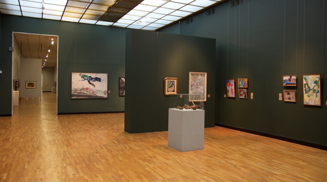 Nouvelle galerie Tretiakov - Musée d\'art moderne qui includes vues intérieures et art