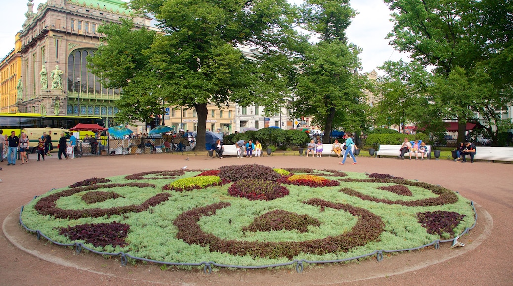 Théâtre Alexandrinsky montrant fleurs et jardin